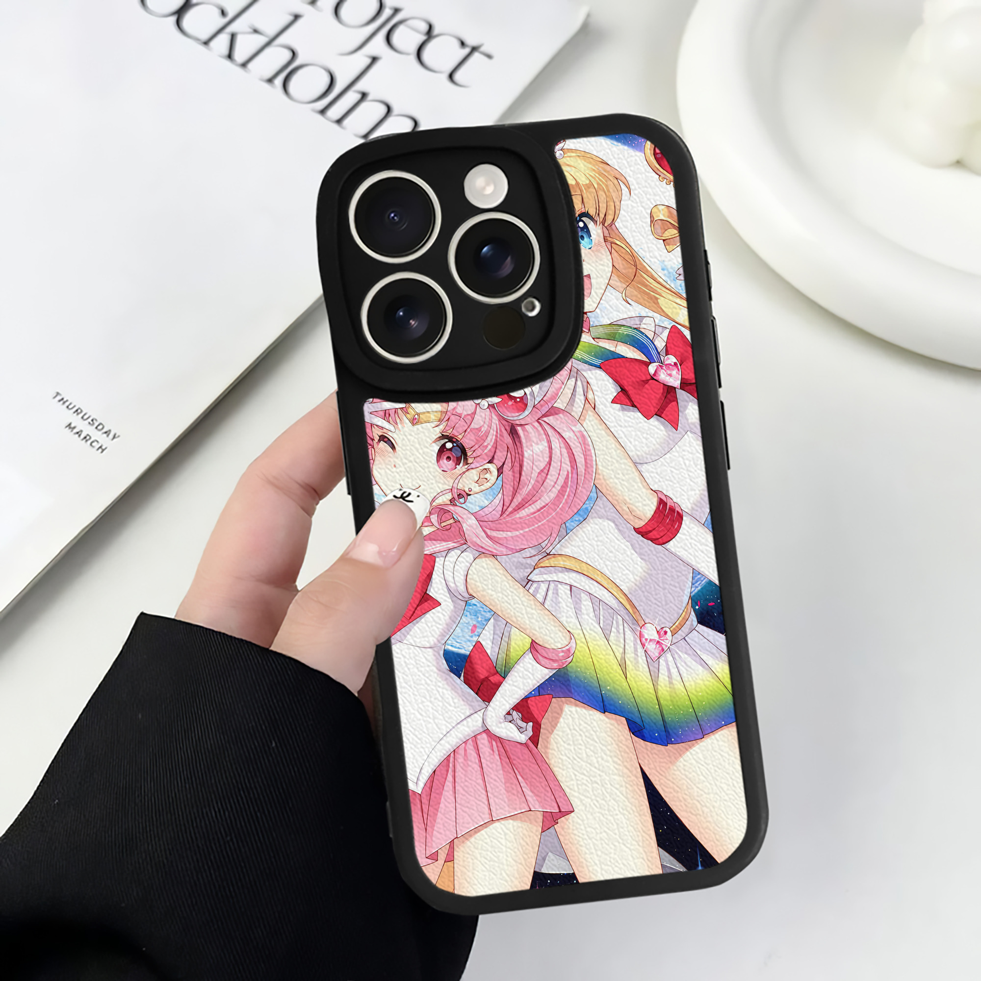 （画像用） 美少女戦士セーラームーン Sailor Moon 【iPhone 16シリーズ対応】シリコンスマホケース（レザー調） 材質：シリコン